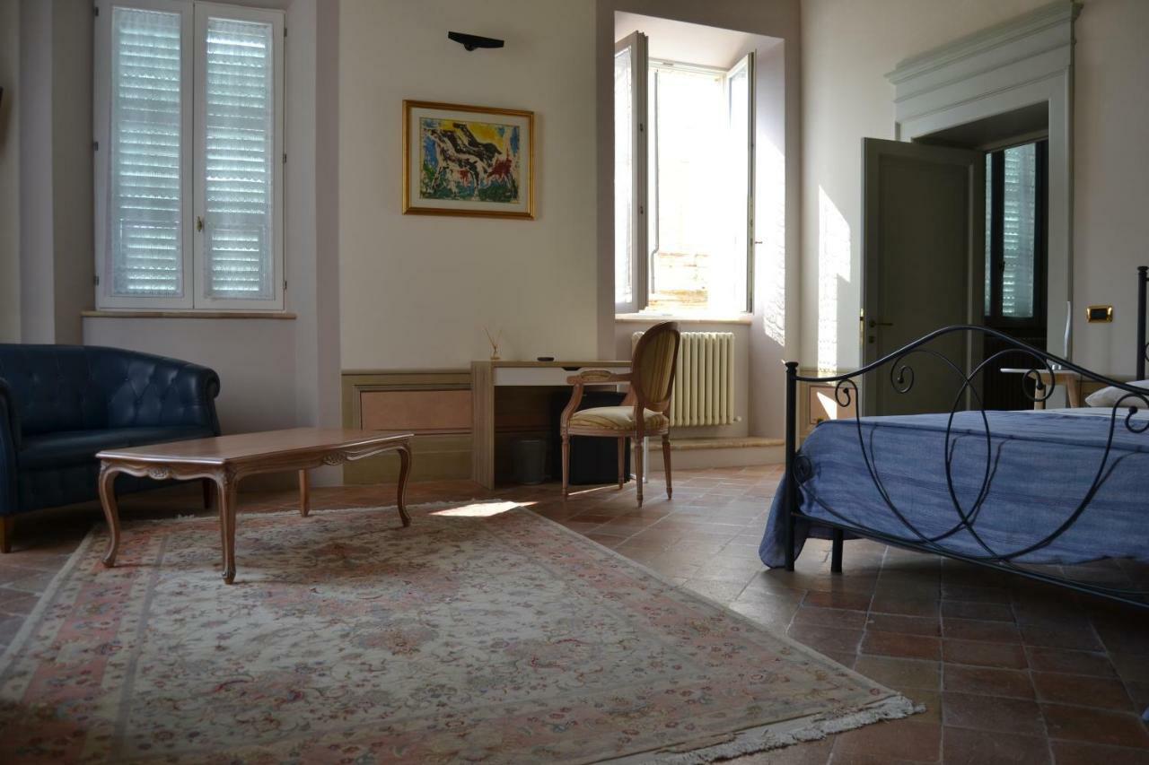 Palazzo Roberti Hotel Monte San Giusto Eksteriør billede