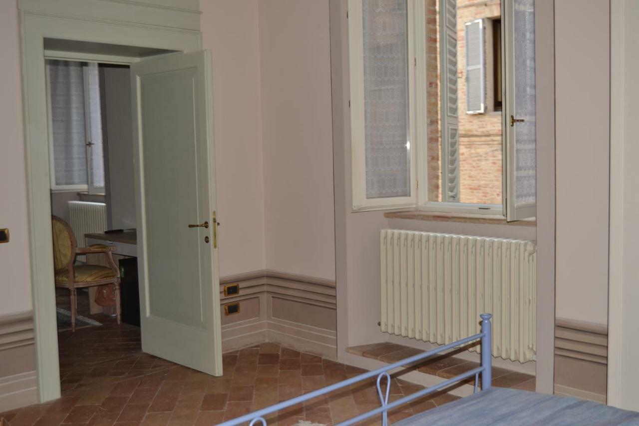 Palazzo Roberti Hotel Monte San Giusto Eksteriør billede