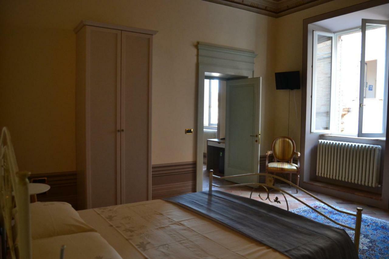 Palazzo Roberti Hotel Monte San Giusto Eksteriør billede